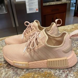 WOMEN'S ADIDAS ORIGINALS NMD R1 CASUAL SHOES **NWOT**